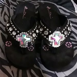 Montana West Size 8 Cross Flip Flop Sandals